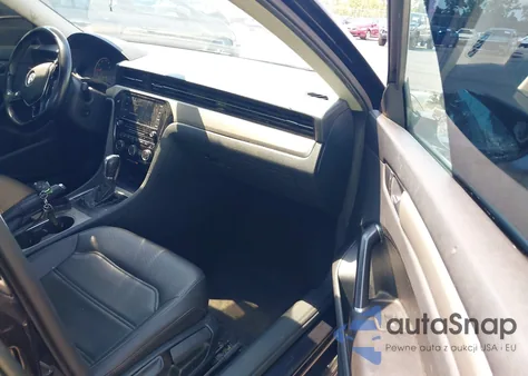 2020 Volkswagen Passat 2.0T Se z USA, uszkodzony, nr VIN 1VWSA7A33LC007791